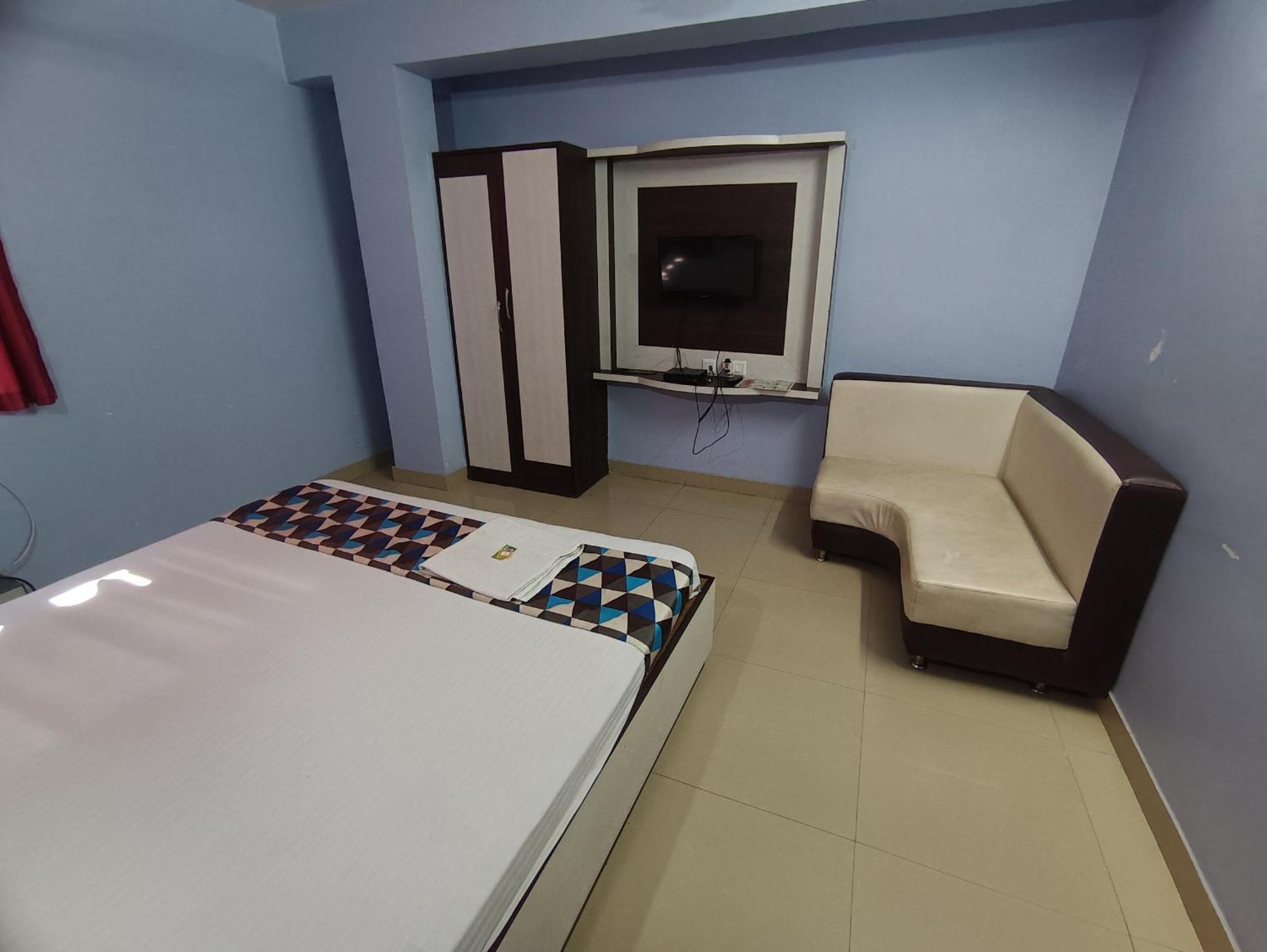 Hotel Viraat Inn Гая Экстерьер фото